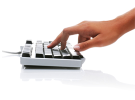 CV Conseils : doigts pianotant sur un clavier d'ordinateur
